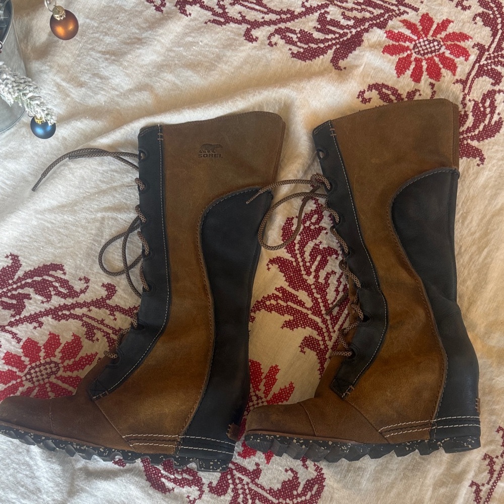 Sorel Cate The Great Brown and Black Lace-Up Wedge Boots - Picture 3 of 7